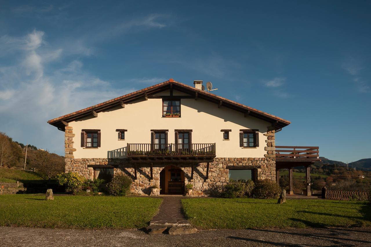 Гостьовий будинок Casa Peluaga Оярсун Екстер'єр фото